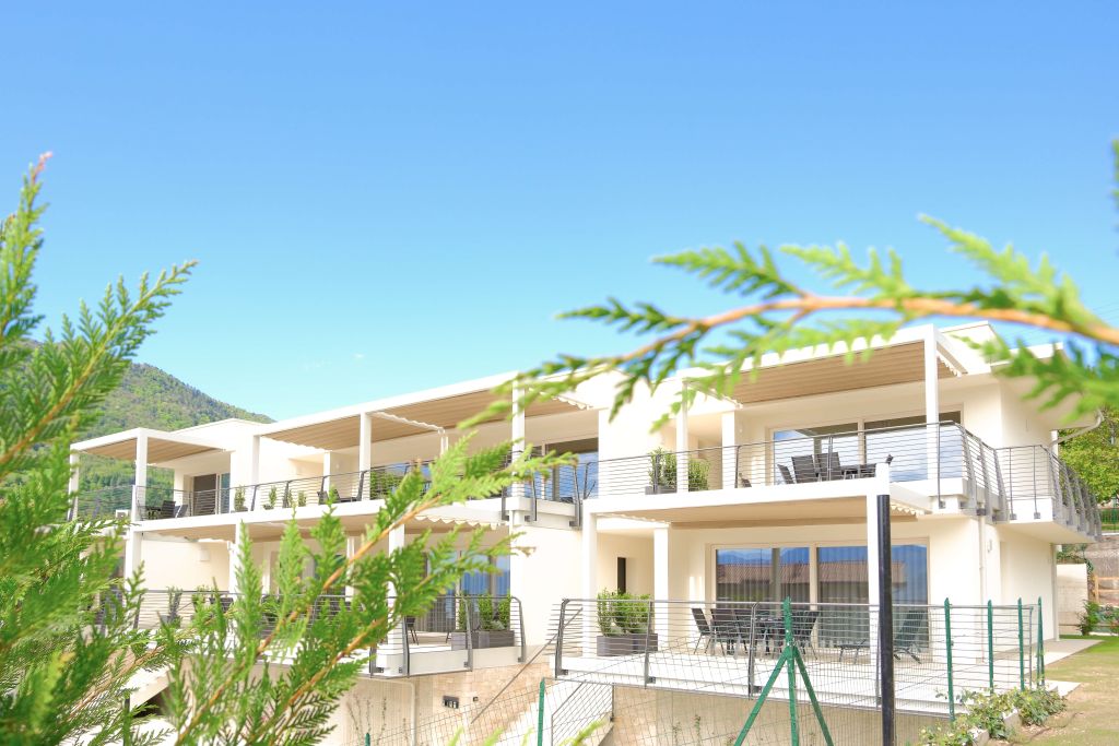 Costa Blu – Appartamento vista Lago d’Iseo a Riva di Solto con piscina